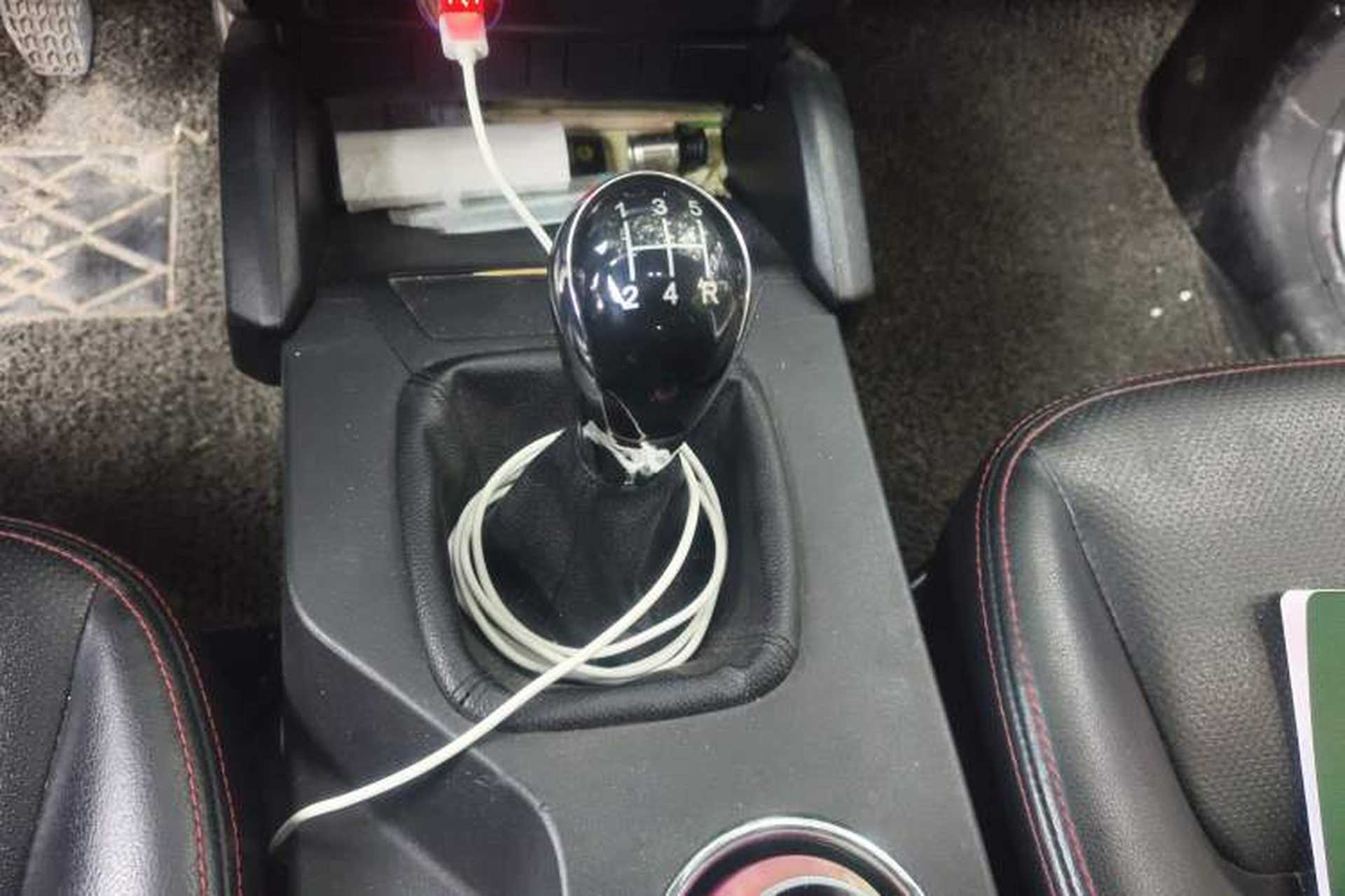 Used Geely Auto GX7 2015 Classic Edition 1.8L Manual Elite Model China V Standard Gear Lever