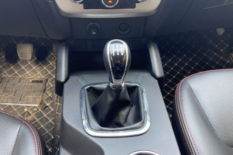Used Geely Auto GX7 2015 Classic Edition 1.8L Manual Urban Model China V Standard Gear Lever