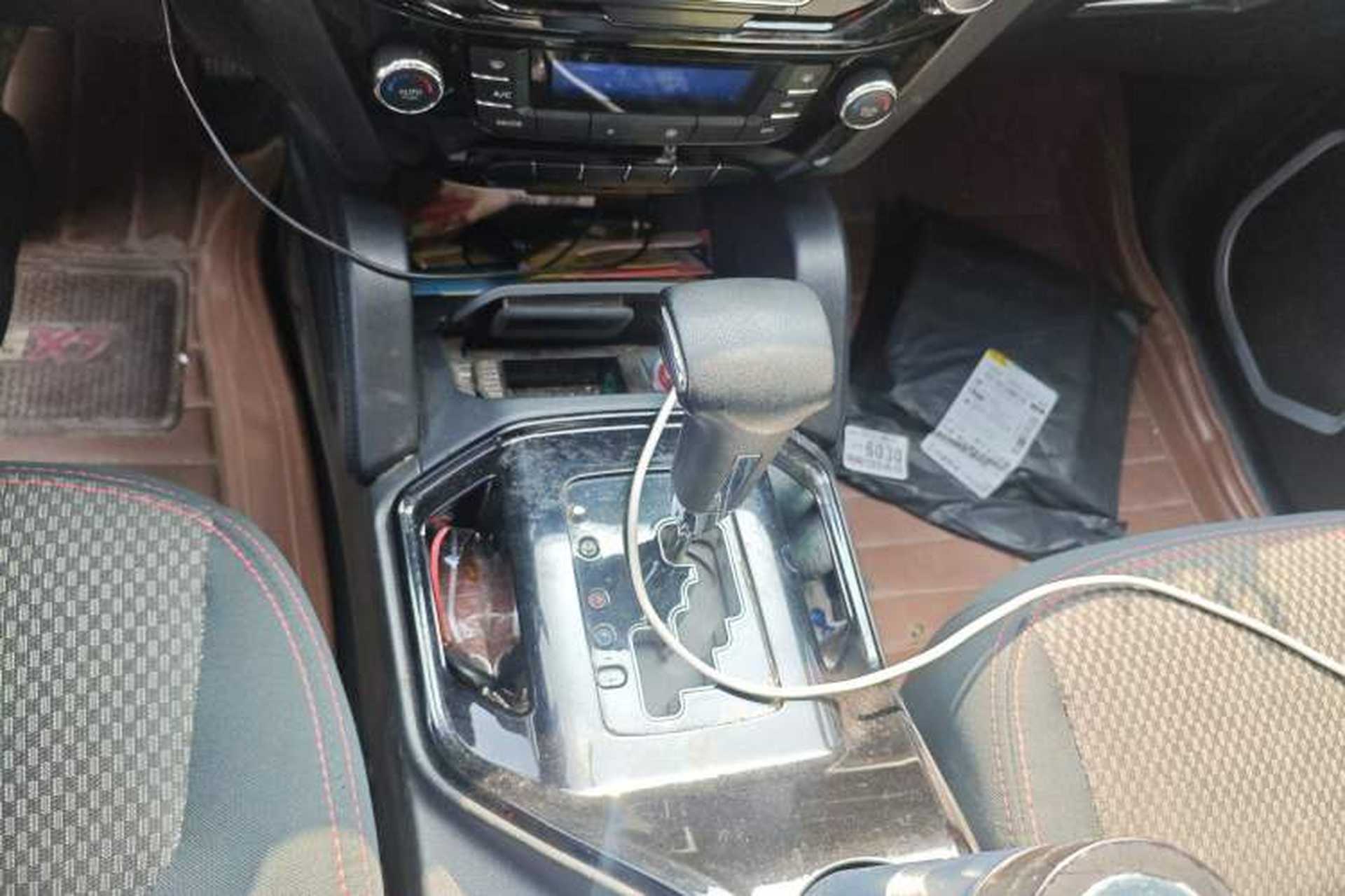 Used Geely Auto GX7 2015 Sports Edition 2.0L Automatic Luxury Model Gear Lever