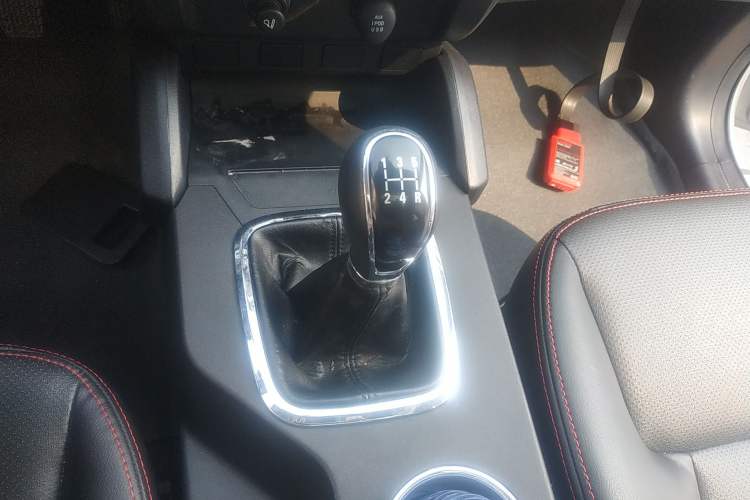 Used Geely Auto GX7 2015 Classic Edition 1.8L Manual Elite Model China V Standard Gear Lever