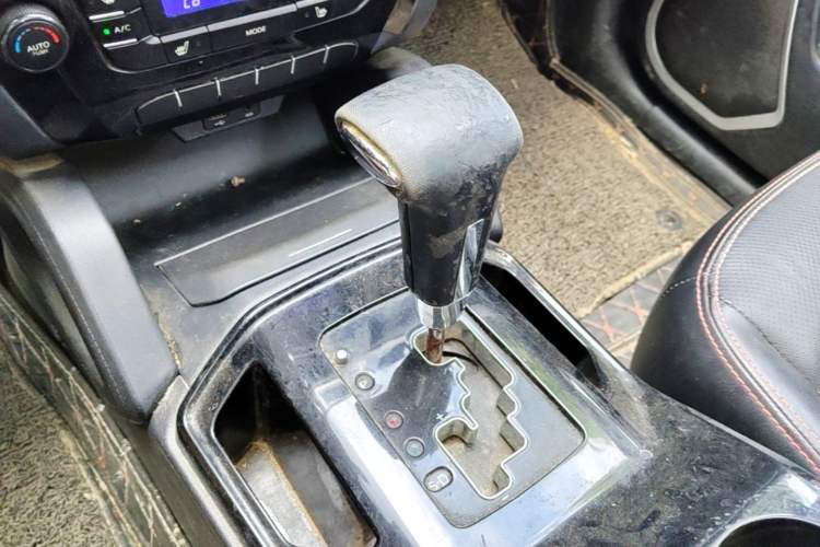 Used Geely Auto GX7 2015 Sport Edition 2.0L Automatic Luxury Model Gear Lever