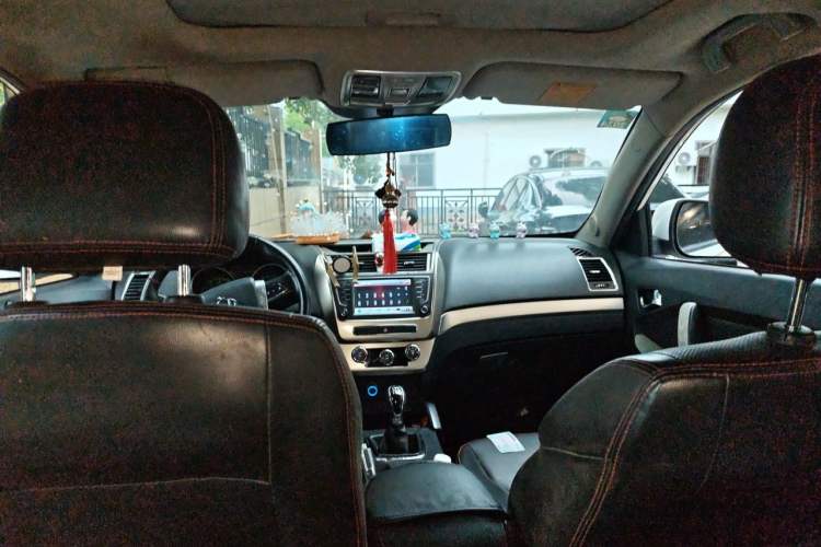 Used Geely Auto GX7 2015 Classic Edition 1.8L Manual Elite Model China V Standard Headliner