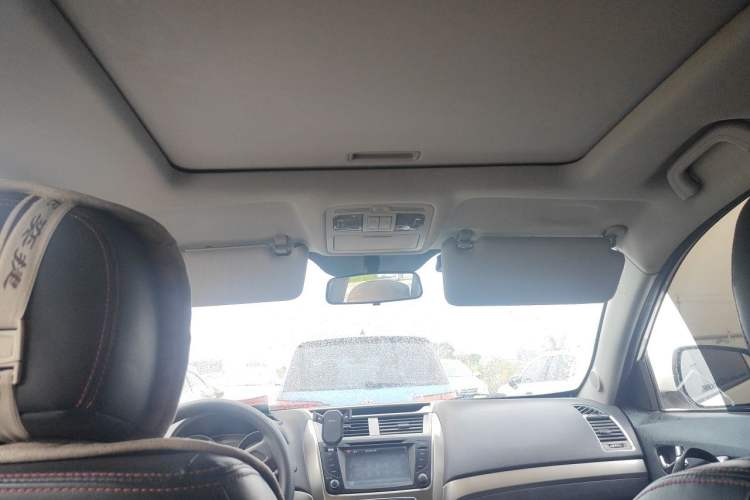 Used Geely Auto GX7 2015 Classic Edition 1.8L Manual New Urban Upgrade Version China V Standard Headliner