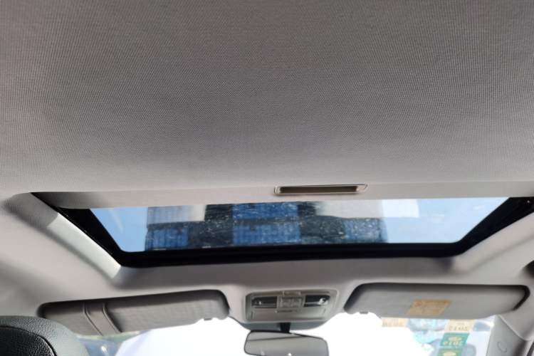 Used Geely Auto GX7 2015 Sports Edition 2.0L Automatic Luxury Upgrade Version China V Standard Headliner