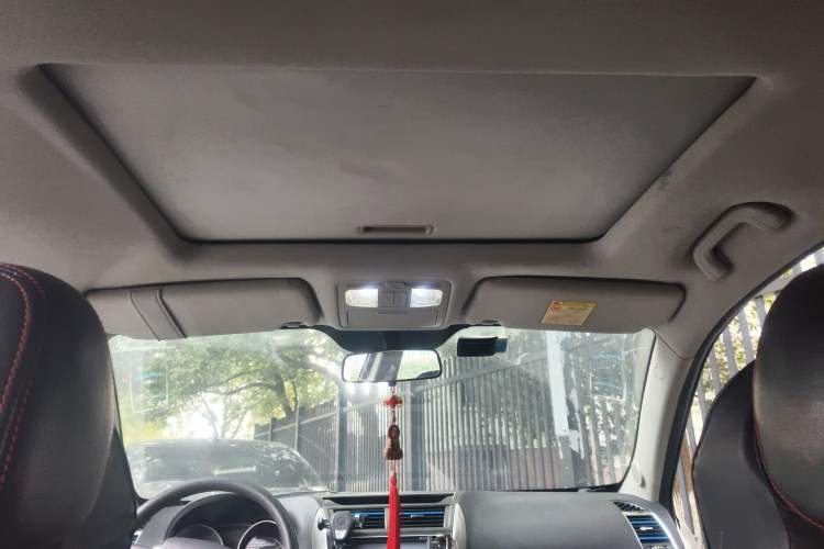 Used Geely Auto GX7 2015 Classic Edition 1.8L Manual Elite Model China V Standard Headliner