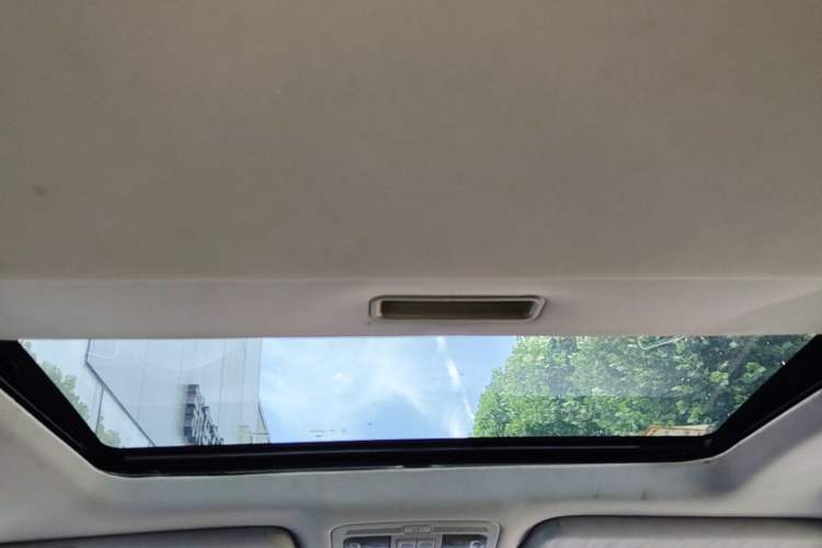 Used Geely Auto GX7 2015 Sport Edition 2.0L Automatic Luxury Model Headliner