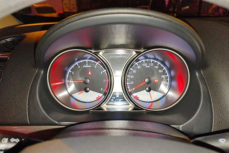 Used Geely Auto GX7 2015 Classic Edition 1.8L Manual Elite Model China V Standard Instrument Cluster