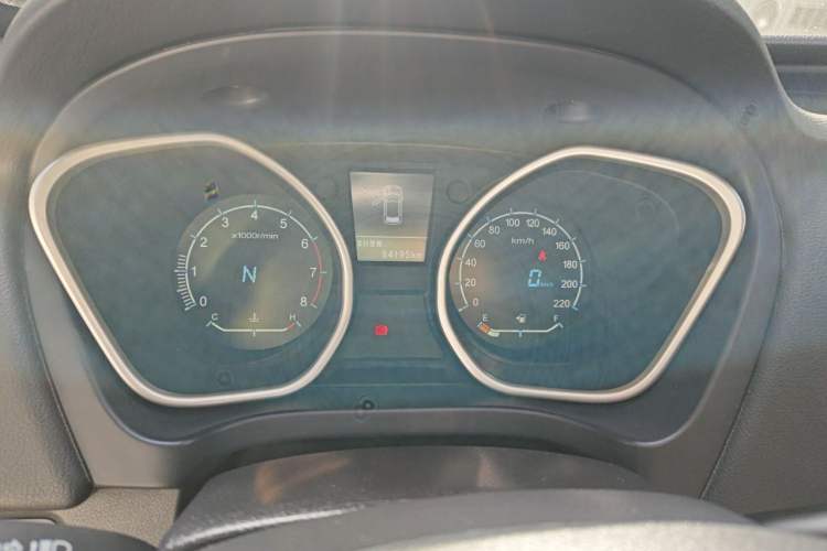 Used Geely Auto GX7 2015 Sports Edition 2.0L Automatic Luxury Upgrade Version China V Standard Instrument Cluster