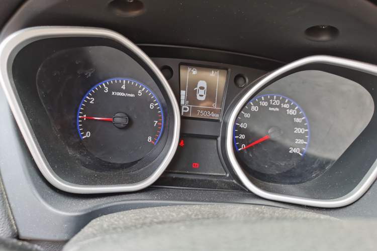 Used Geely Auto GX7 2015 Sports Edition 2.0L Automatic Luxury Model Instrument Cluster