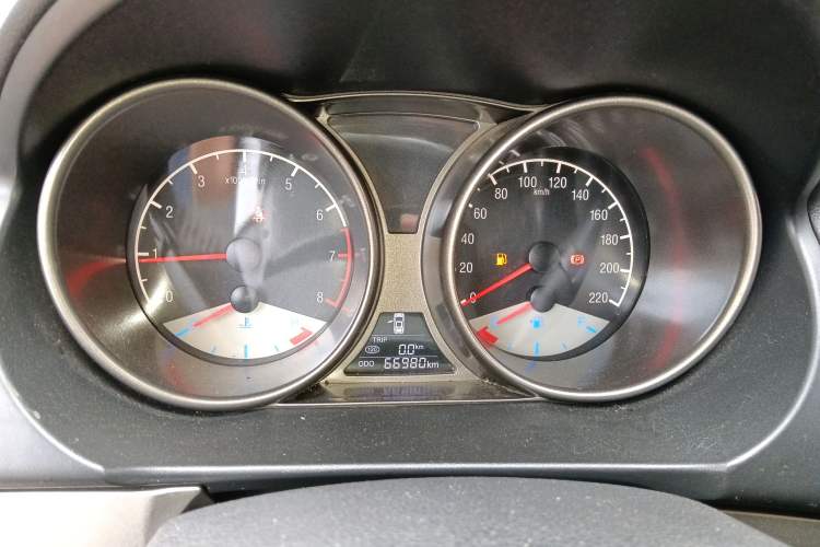 Used Geely Auto GX7 2015 Classic Edition 1.8L Manual Elite Model China V Standard Instrument Cluster