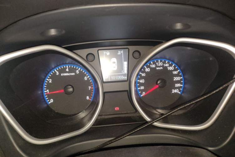 Used Geely Auto GX7 2015 Sports Edition 2.0L Automatic Luxury Model Instrument Cluster