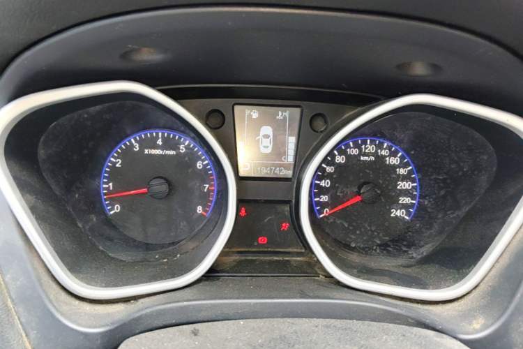 Used Geely Auto GX7 2015 Sport Edition 2.0L Automatic Luxury Model Instrument Cluster