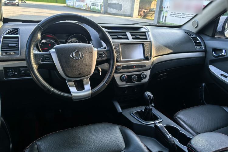Used Geely Auto GX7 2015 Classic Edition 1.8L Manual Elite Model China V Standard Interior 1