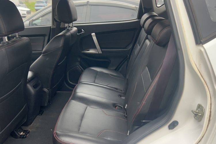 Used Geely Auto GX7 2015 Classic Edition 1.8L Manual Urban Model China IV Interior 1