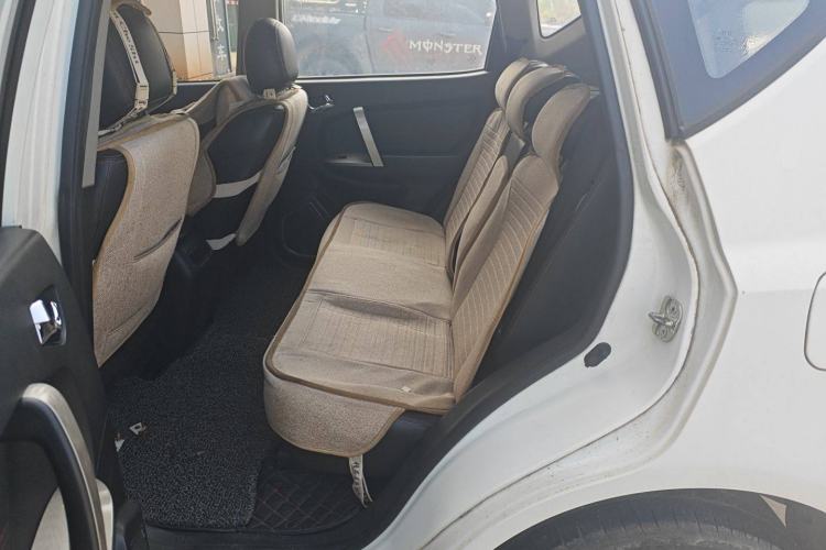 Used Geely Auto GX7 2015 Classic Edition 1.8L Manual Urban Model China V Standard Interior 1