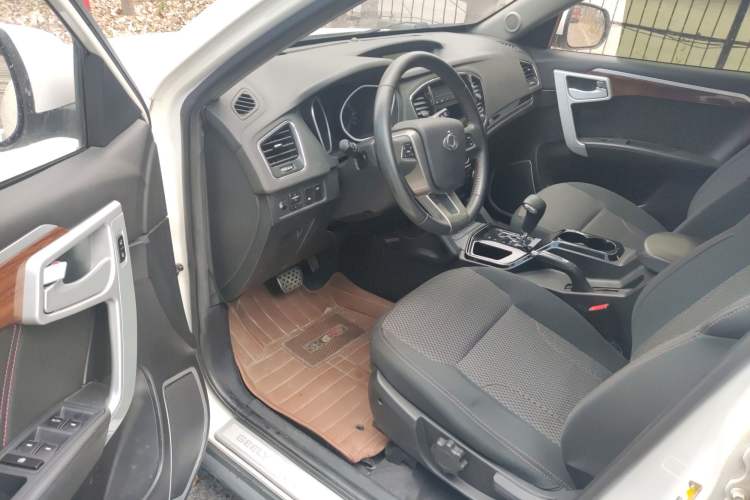Used Geely Auto GX7 2015 Sports Edition 2.0L Automatic Luxury Model Interior 2