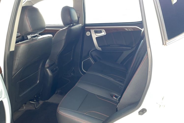 Used Geely Auto GX7 2015 Sports Edition 2.0L Automatic Prestige Model Interior 3