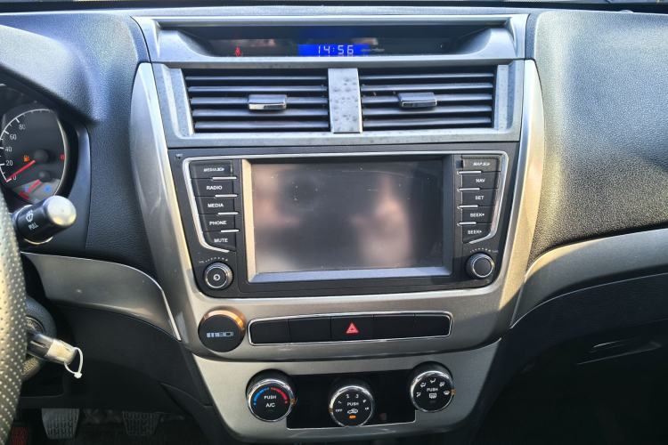 Used Geely Auto GX7 2015 Classic Edition 1.8L Manual Elite Model China V Standard Interior 6