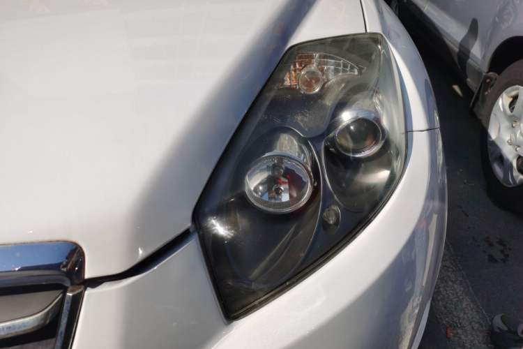 Used Geely Auto GX7 2015 Sports Edition 2.0L Automatic Luxury Upgrade Version China V Standard Left Front Headlight