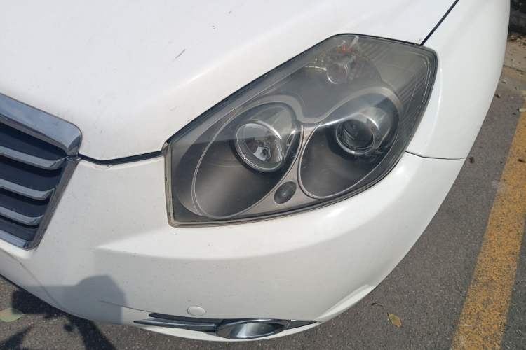 Used Geely Auto GX7 2015 Sports Edition 2.0L Automatic Luxury Upgrade Version China V Standard Left Front Headlight