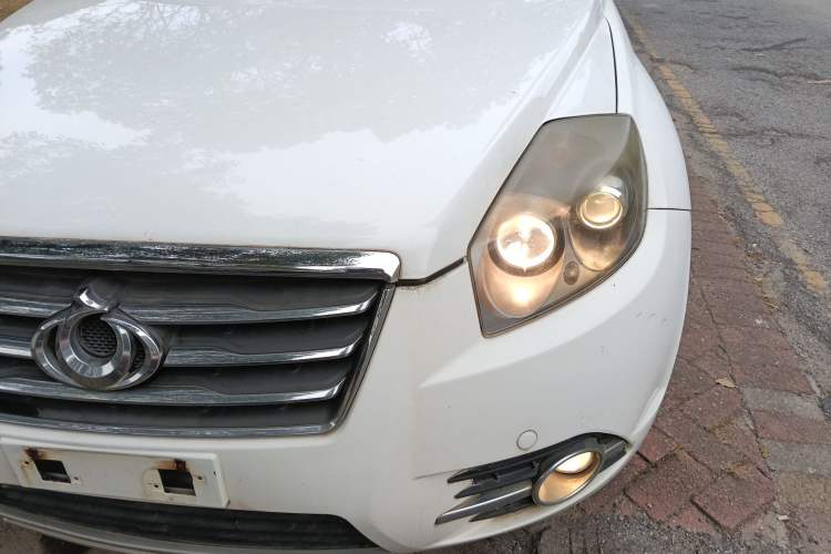 Used Geely Auto GX7 2015 Classic Edition 1.8L Manual Elite Model China V Standard Left Front Headlight