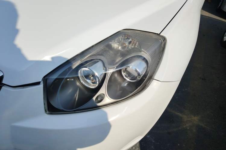 Used Geely Auto GX7 2015 Sports Edition 2.0L Automatic Luxury Upgrade Version China V Standard Left Front Headlight