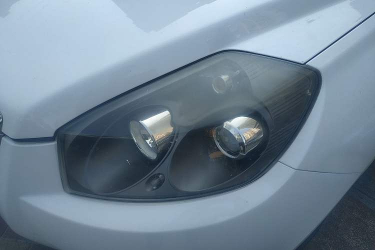 Used Geely Auto GX7 2015 Classic Edition 1.8L Manual Elite Model China V Standard Left Front Headlight