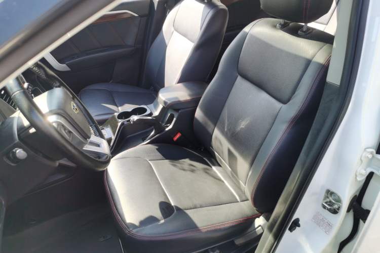 Used Geely Auto GX7 2015 Sports Edition 2.0L Automatic Luxury Upgrade Version China V Standard Left Front Seat