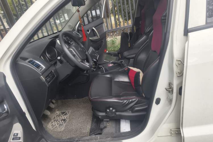 Used Geely Auto GX7 2015 Classic Edition 1.8L Manual Elite Model China V Standard Left Front Seat