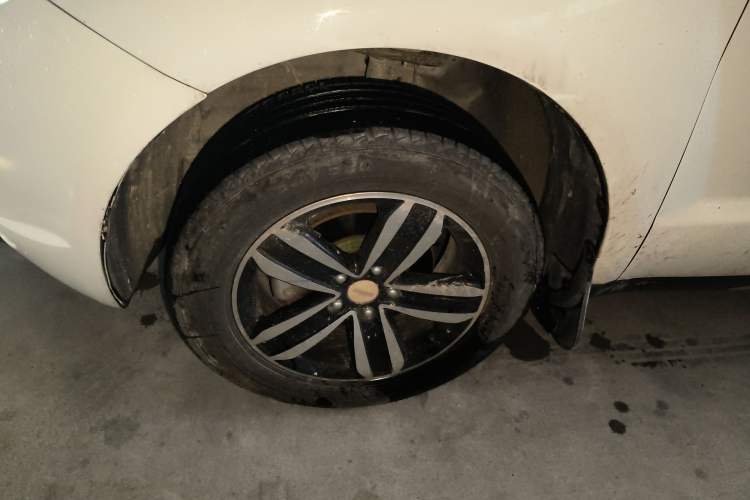 Used Geely Auto GX7 2015 Classic Edition 1.8L Manual Urban Model China IV Left Front Wheel Hub