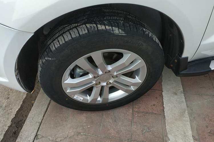 Used Geely Auto GX7 2015 Classic Edition 1.8L Manual Urban Model China IV Left Front Wheel Hub
