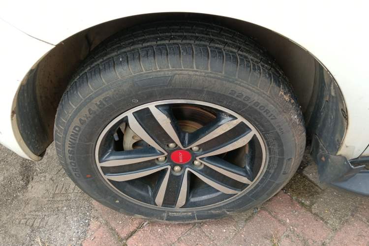 Used Geely Auto GX7 2015 Classic Edition 1.8L Manual Elite Model China V Standard Left Front Wheel Hub