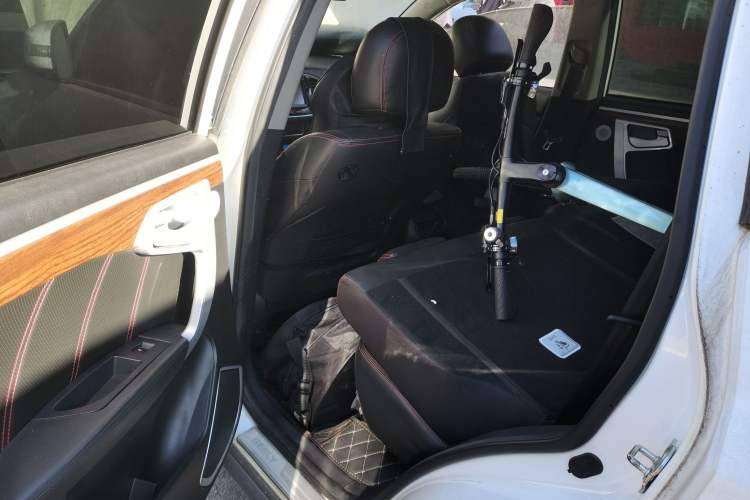 Used Geely Auto GX7 2015 Sports Edition 2.0L Automatic Prestige Model Left Rear Seat