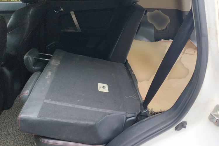 Used Geely Auto GX7 2015 Classic Edition 1.8L Manual Elite Model China IV Left Rear Seat