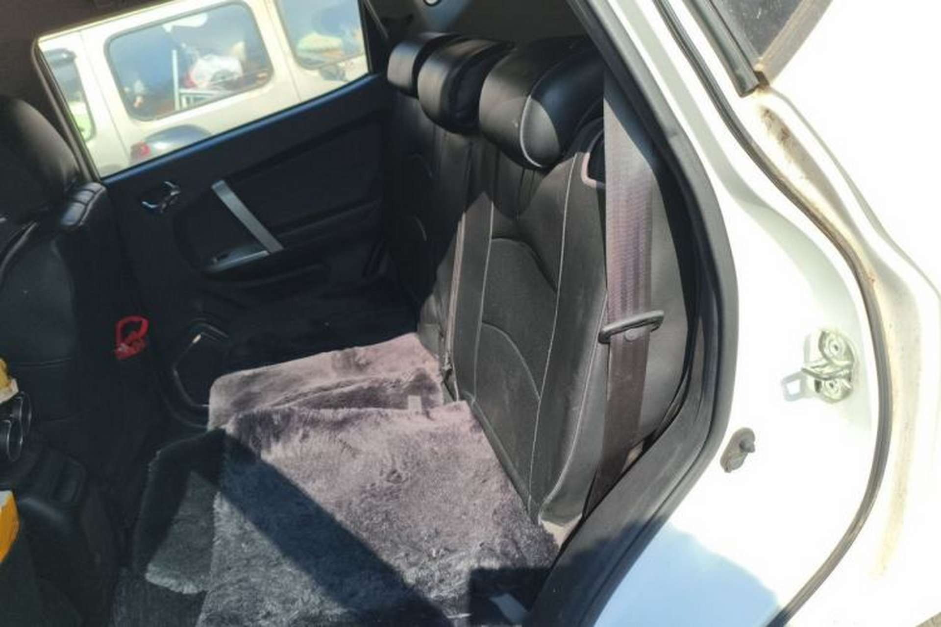 Used Geely Auto GX7 2015 Classic Edition 1.8L Manual Urban Model China IV Left Rear Seat