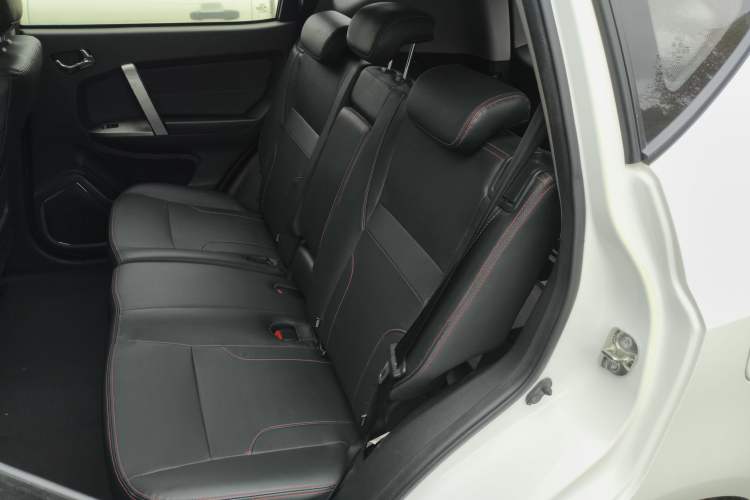 Used Geely Auto GX7 2015 Classic Edition 1.8L Manual Elite Model China IV Left Rear Seat