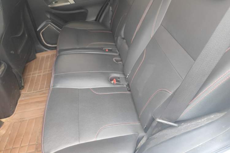 Used Geely Auto GX7 2015 Classic Edition 1.8L Manual New Urban Upgrade Version China V Standard Left Rear Seat