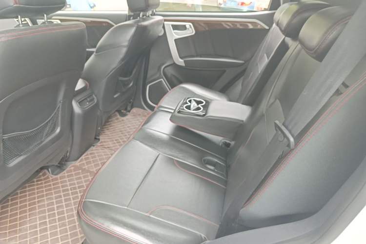 Used Geely Auto GX7 2015 Sport Edition 2.0L Automatic Luxury Model Left Rear Seat