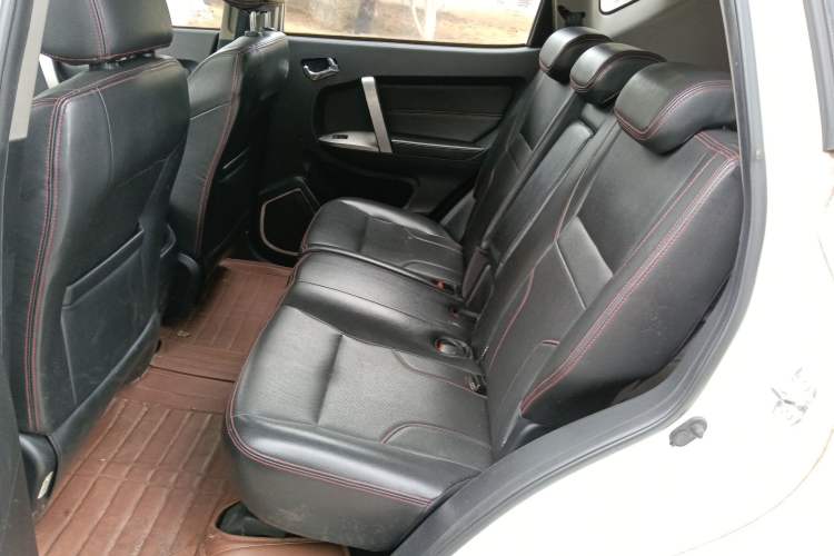 Used Geely Auto GX7 2015 Classic Edition 1.8L Manual Elite Model China V Standard Left Rear Seat