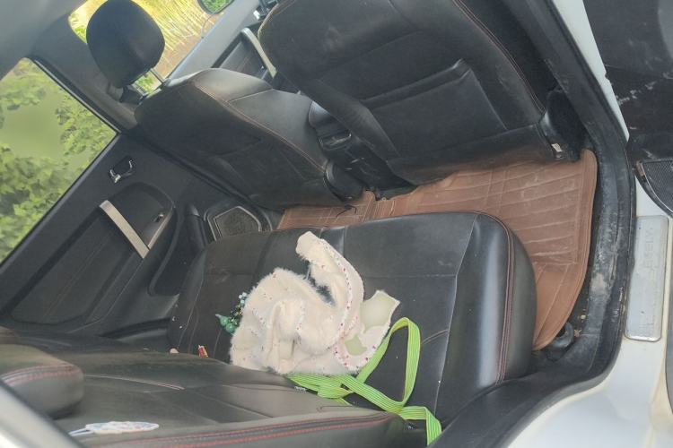 Used Geely Auto GX7 2015 Classic Edition 1.8L Manual Elite Model China V Standard Left Rear Seat