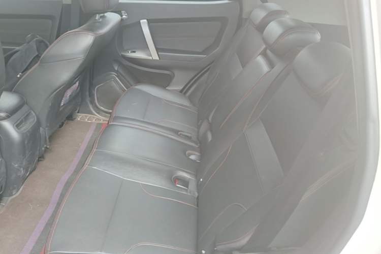 Used Geely Auto GX7 2015 Classic Edition 1.8L Manual Urban Model China IV Left Rear Seat