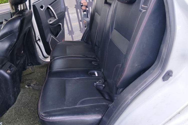 Used Geely Auto GX7 2015 Classic Edition 1.8L Manual Urban Model China IV Left Rear Seat