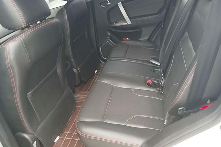 Used Geely Auto GX7 2015 Classic Edition 1.8L Manual Elite Model China V Standard Left Rear Seat
