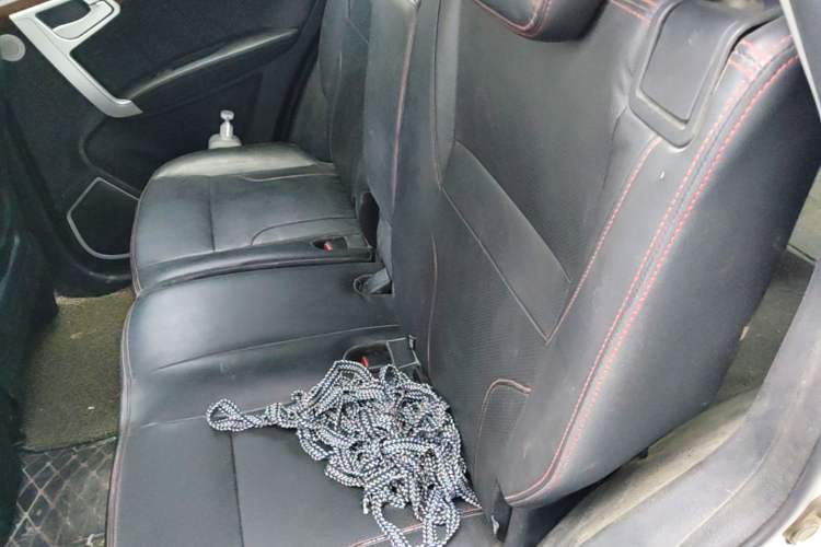 Used Geely Auto GX7 2015 Sport Edition 2.0L Automatic Luxury Model Left Rear Seat