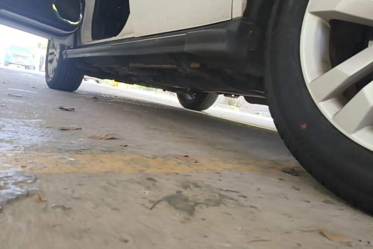 Used Geely Auto GX7 2015 Classic Edition 1.8L Manual – Exclusive for Online Retailers – China IV Standard Left Side Sill