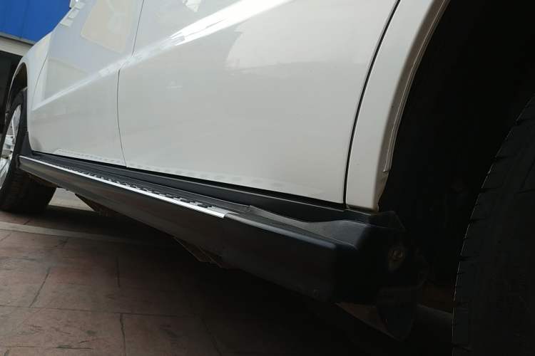 Used Geely Auto GX7 2015 Classic Edition 1.8L Manual Urban Model China IV Left Side Sill