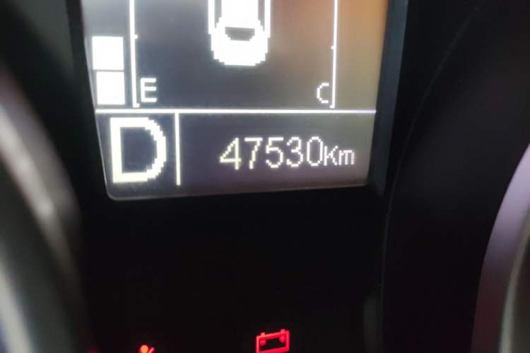 Used Geely Auto GX7 2015 Sports Edition 2.0L Automatic Luxury Model Odometer Close Up