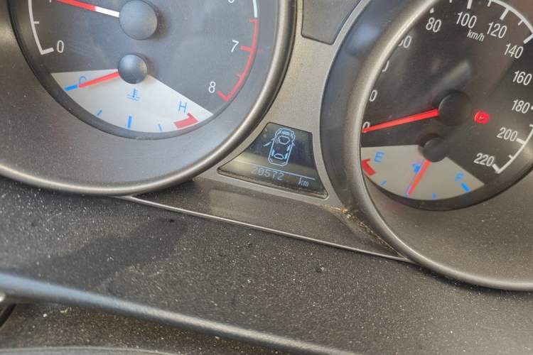 Used Geely Auto GX7 2015 Classic Edition 1.8L Manual Urban Model China IV Odometer Close Up