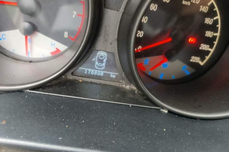 Used Geely Auto GX7 2015 Classic Edition 1.8L Manual Elite Model China IV Odometer Close Up
