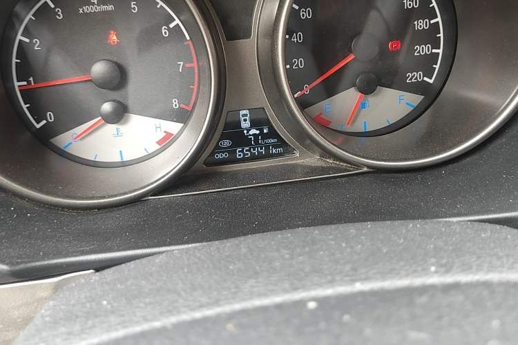 Used Geely Auto GX7 2015 Classic Edition 1.8L Manual Elite Model China IV Odometer Close Up